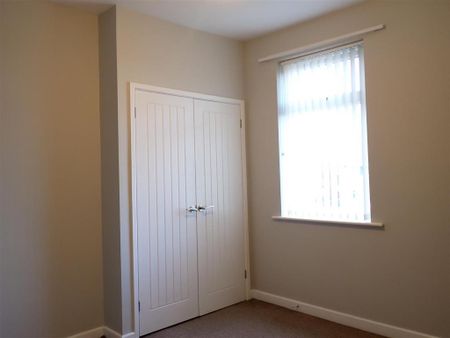 3 bedroom terraced house to rent - Photo 3