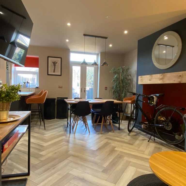 1 bedroom in a house share to rent - Photo 1