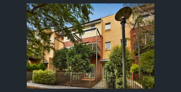 13 Cavalry Circuit, Maribyrnong VIC 3032 - Photo 1
