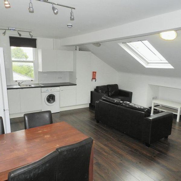3 bedroom flat share to rent - Photo 1