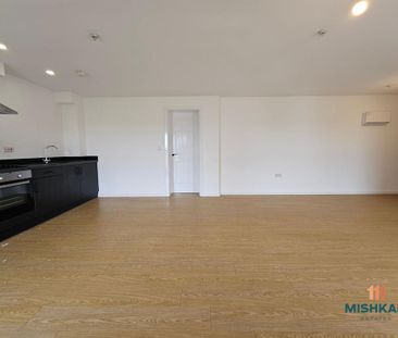 1 bedroom penthouse to rent - Photo 4