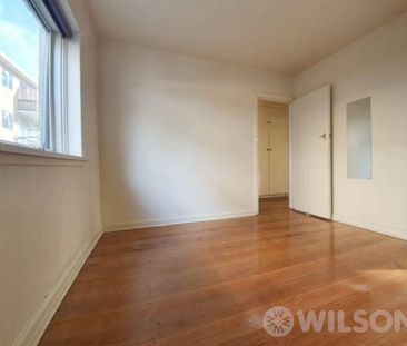 One Bedroom Apartment of St Kilda’s most sought-after streets - Photo 2