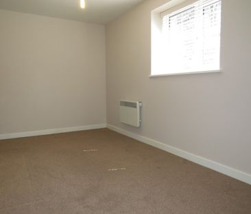 2 Bedroom - Photo 5