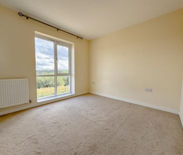 3 bedroom end of terrace house to rent - Photo 3