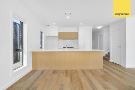 Modern and Spacious Family Home - Photo 3
