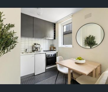 COSY, SECURE & SUPERBLY LOCATED IN THE HEART OF HAWTHORN – Allagent... - Photo 3