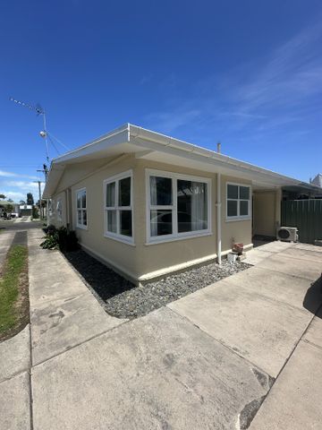 Tidy two bedroom unit - Photo 2