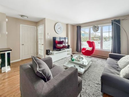 Maison à étages à louer - Mont-Saint-Hilaire - Photo 4