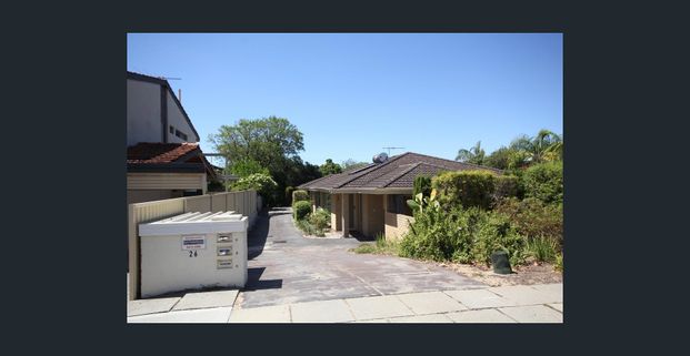 Lovely renovated 2 bedroom villa FURNISHED - Photo 1