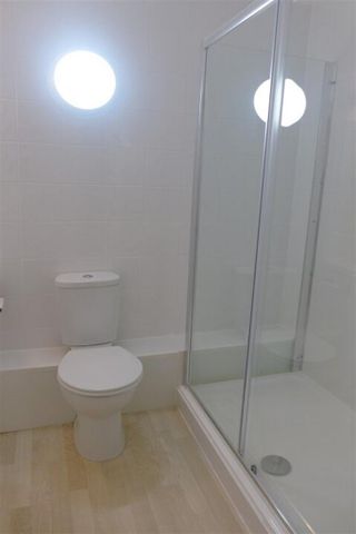 1 bedroom retirement property to rent - Photo 5