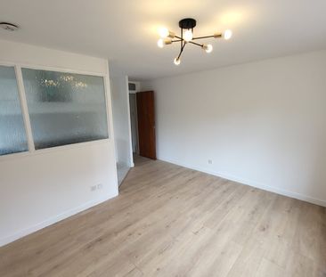 1 Bed Flat, Giralda Close, E16 - Photo 3