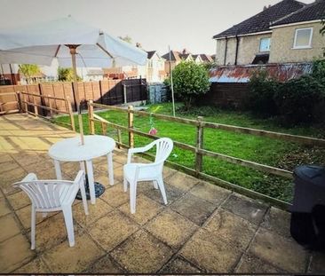 8 bedroom property to rent - Photo 1