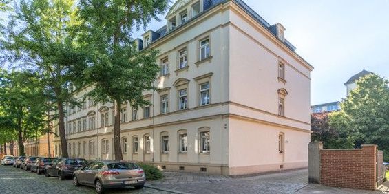 Renovierte 2-Raum Wohnung mit Balkon, Abstellkammer & Badewanne - Foto 3