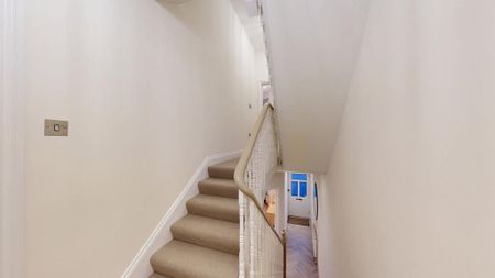 4 bedroom terraced house to rent - Photo 2