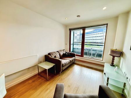 2 bedroom apartment to rent - Photo 4