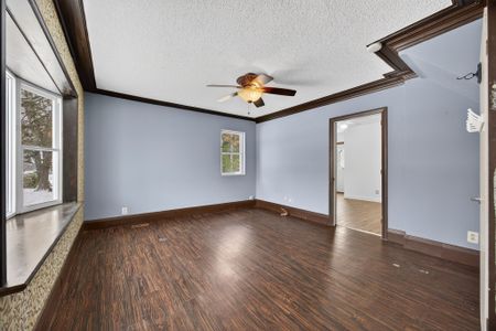 For Lease - 114 Burton Avenue, Barrie, Ontario - Photo 2