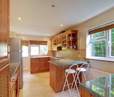 3 bedroom semi-detached house to rent - Photo 3