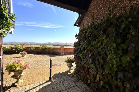 Howell Hill Close - Photo 5