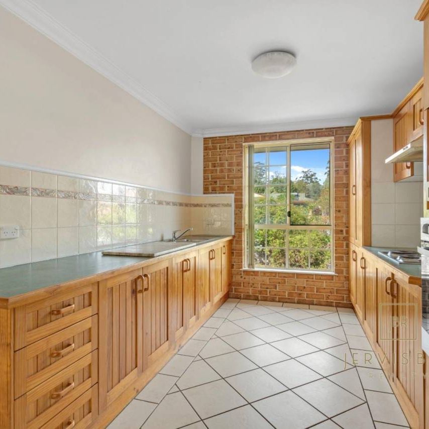 Spacious Three Bedroom Villa - Photo 1