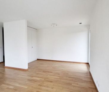 Beautiful garden-level apartment in Mies - Photo 6