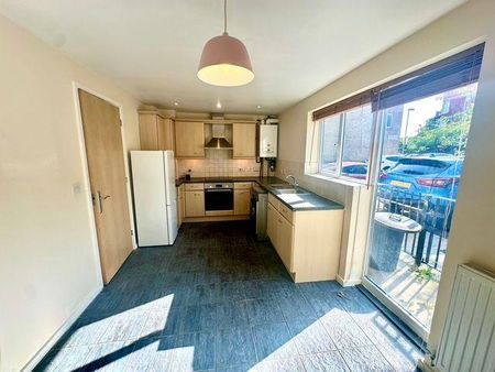2 bedroom end of terrace house to rent - Photo 4