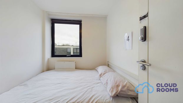 RM4 Eastmead | Farnborough | GU14 7SA - Photo 1