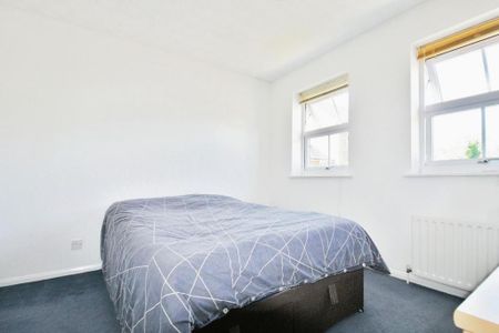 2 bedroom end of terrace house to rent - Photo 5