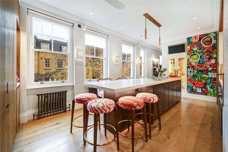 An exceptional four bedroom, newly refurbished apartment on a desirable road in Chelsea - Photo 4