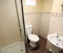 8 Bed - 30 Brudenell Avenue, Hyde Park, Leeds - LS6 1HD - Student - Photo 4