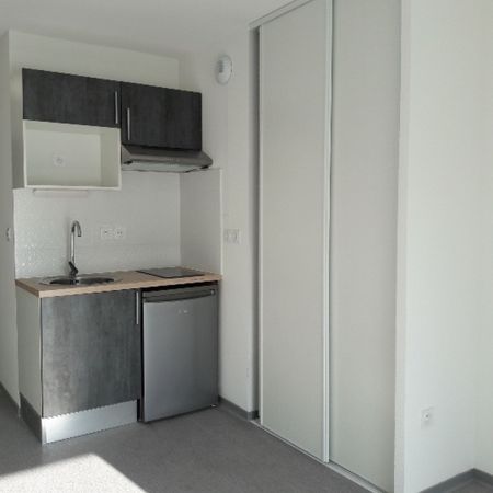 Location Appartement 1 pièce 18m² NIMES 30000 - Photo 3