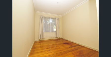 Prime Springvale Location - Walk to Everything! - Photo 3