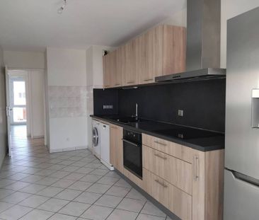 Location Appartement 4 pièces 81m² POISAT 38320 - Photo 1