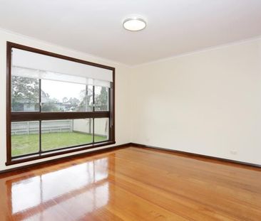 Gorgeous Home In The Heart Of Gladstone Park! - Photo 2