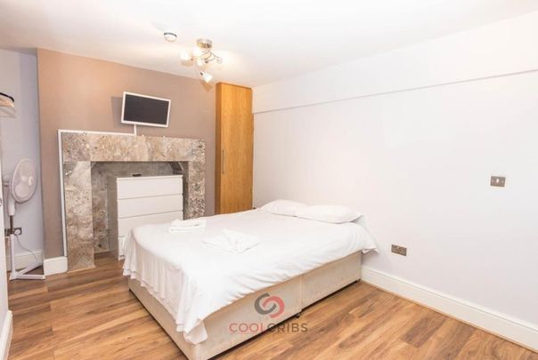 Studio to rent - Photo 1