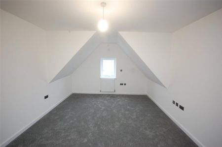 2 bedroom maisonette to rent - Photo 3
