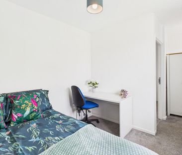 5 bedroom terraced house to rent - Photo 4