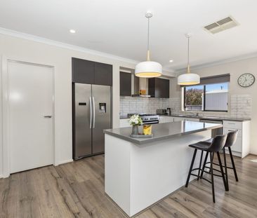 Family home, large shed and ample space - Photo 5