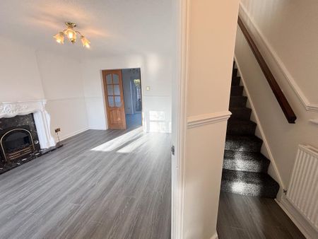 3 bedroom semi-detached house to rent - Photo 3