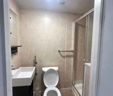 8 bedroom semi-detached house to rent - Photo 6