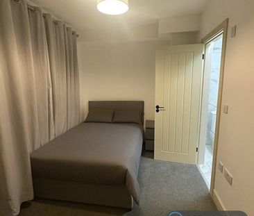 1 bedroom in a house share to rent - Photo 5