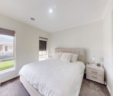 Modern Family Living in a Sought-After Bonnie Brook Pocket - Photo 6