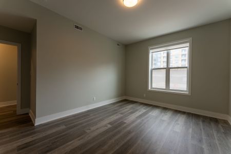 For Lease - 400 Queen Street Unit# 1, Toronto, Ontario - Photo 4
