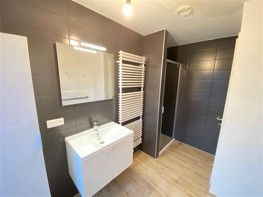 Lumineux Duplex (penthouse) 1ch avec Parking à 1348 Ottignies-Louvain-la-Neuve Louvain-la-Ne  Loyer: 1 050 € - Foto 1