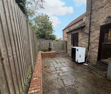 Middle Street, Misson, DONCASTER - Photo 4