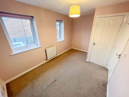 2 bed terraced house to rent in NE13 - Photo 3