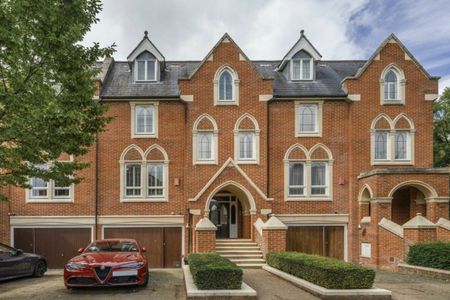 Martineau Drive, TW1, London - Photo 2