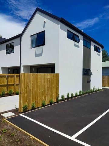 2 bedroom townhouse in Spreydon - Photo 2