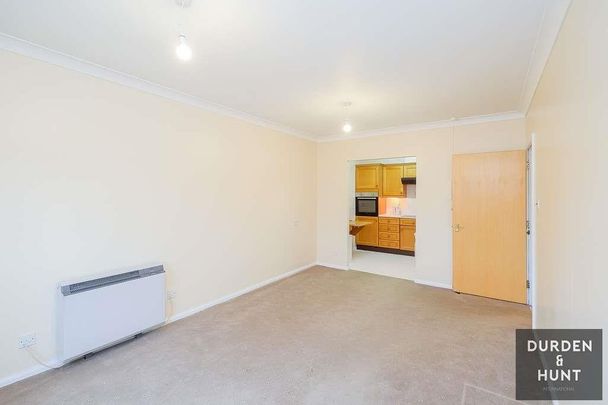 Beehive Lane, Ilford - Photo 1