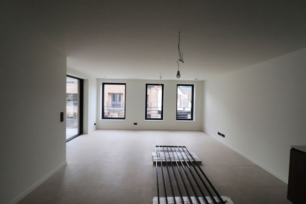 Nieuwbouw appartement op de 1ste verdieping van 95,50m² met 2 slaapkamers en terras. - Foto 1