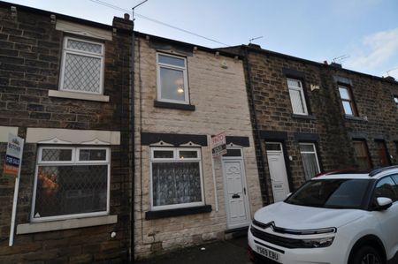 3 bed Terraced - To Let - Photo 4